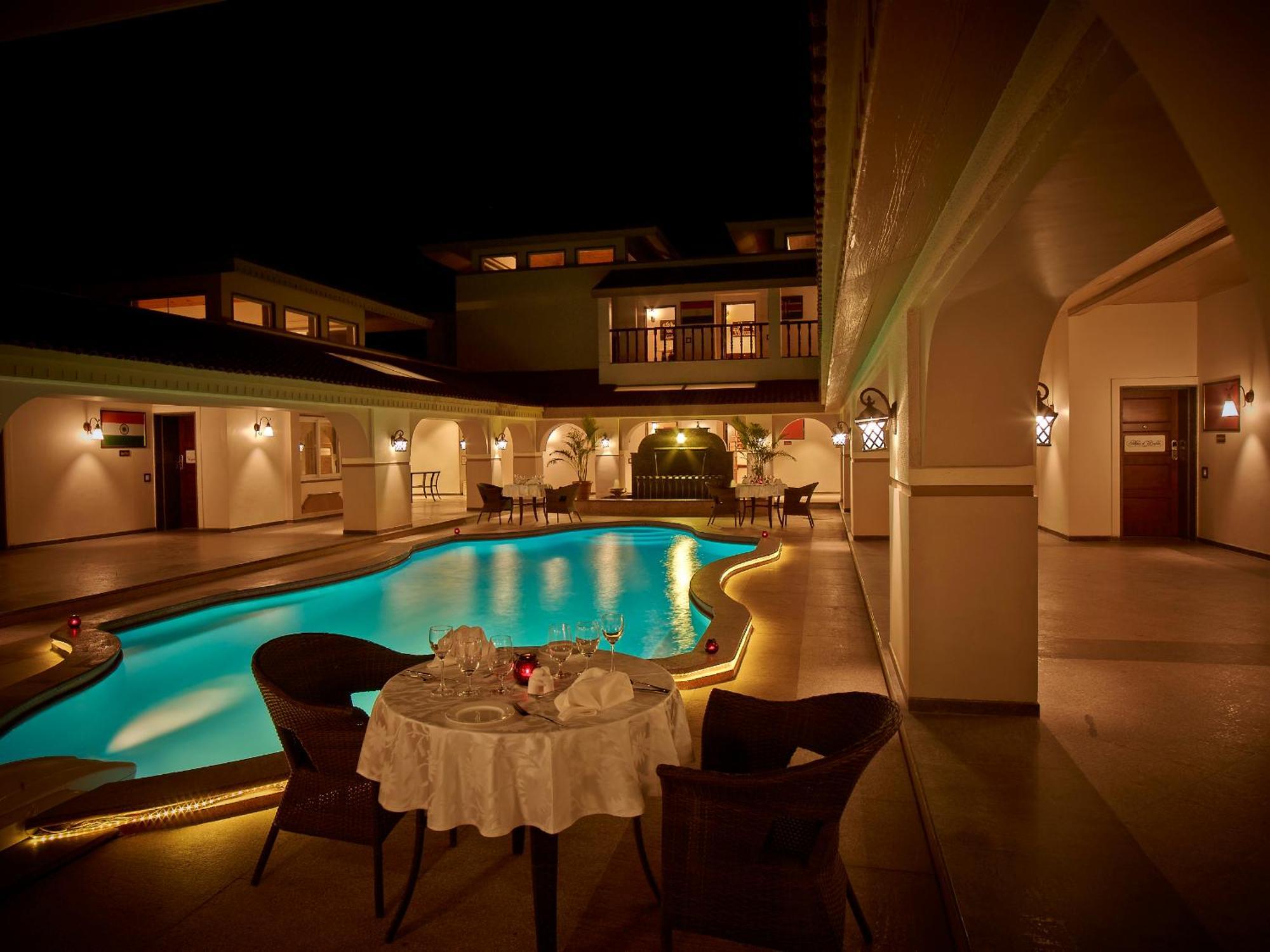 Neonz Resort & Club Ānand Exterior foto